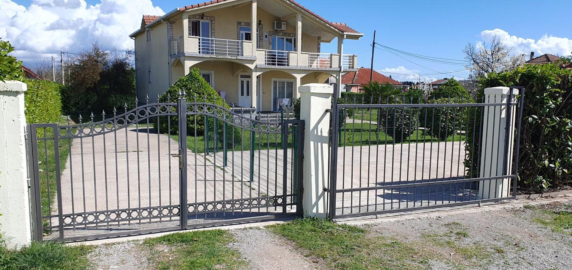 Cozzy Apartment Near The Aiport Podgorica Mitrovici  Exterior foto