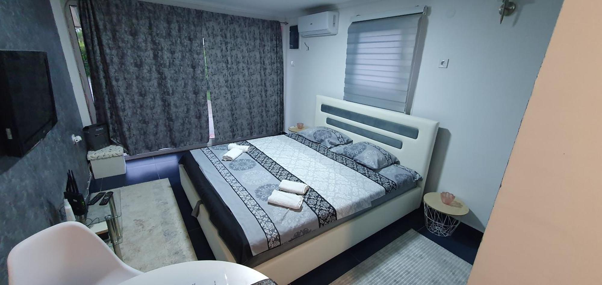 Cozzy Apartment Near The Aiport Podgorica Mitrovici  Exterior foto