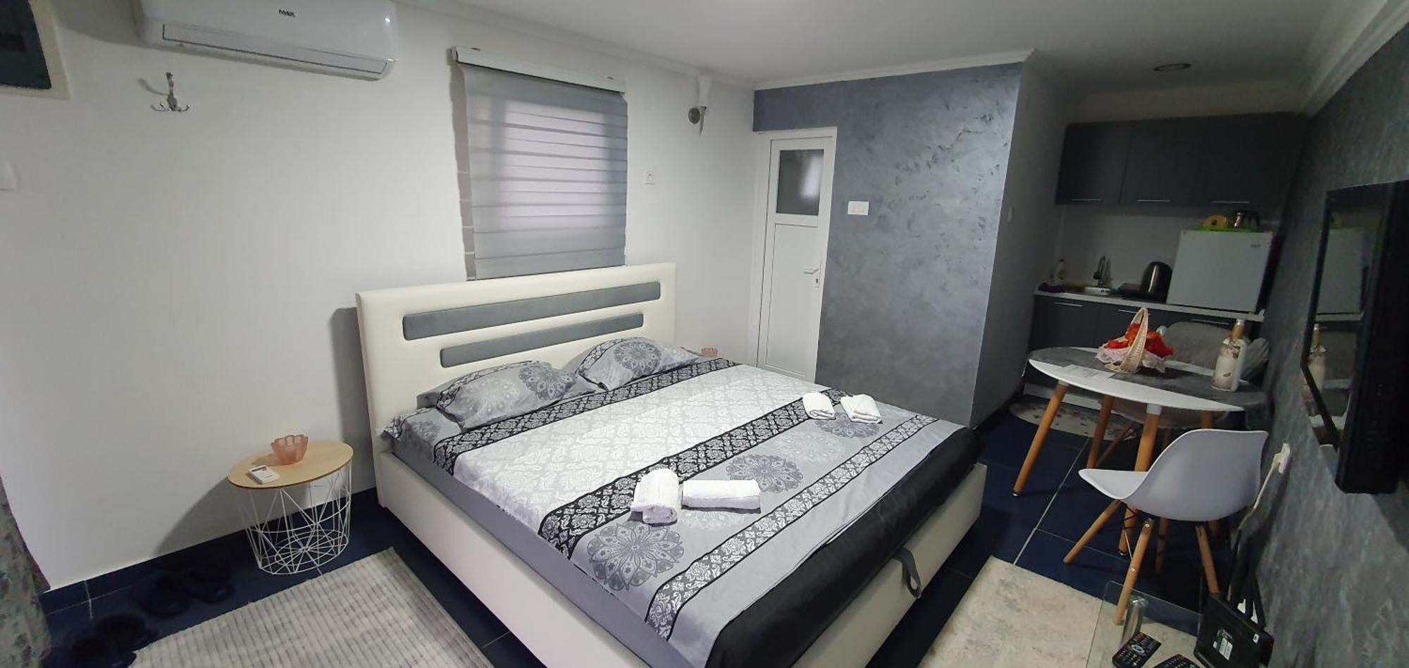 Cozzy Apartment Near The Aiport Podgorica Mitrovici  Exterior foto
